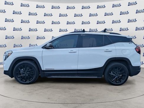 Used 2023 GMC Terrain SLT w/ LPO, 'HIT The Road' Package FWD image 5