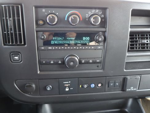 Used 2024 Chevrolet Express 3500 LT w/ LT Preferred Equipment Group RWD image 23