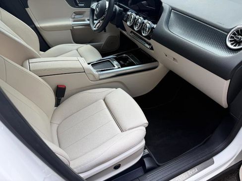 Used 2025 Mercedes-Benz GLA 250 image 9