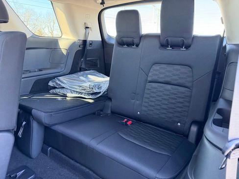 New 2026 Nissan Pathfinder S image 15