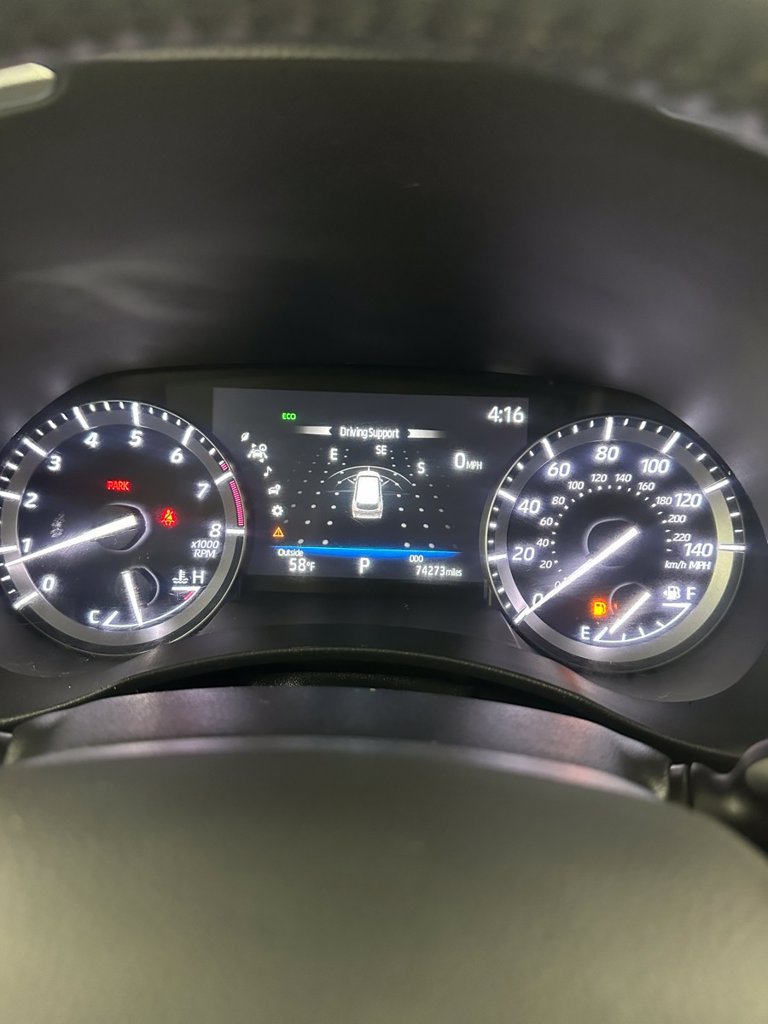 Used 2020 Toyota Highlander XLE AWD/4WD image 21