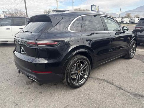 Used 2020 Porsche Cayenne S image 6