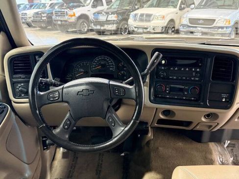 Used 2005 Chevrolet Silverado 2500 LS w/ Skid Plate Package AWD/4WD image 20