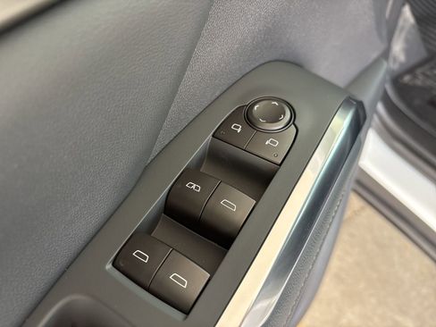 New 2026 Chevrolet Traverse LT image 11