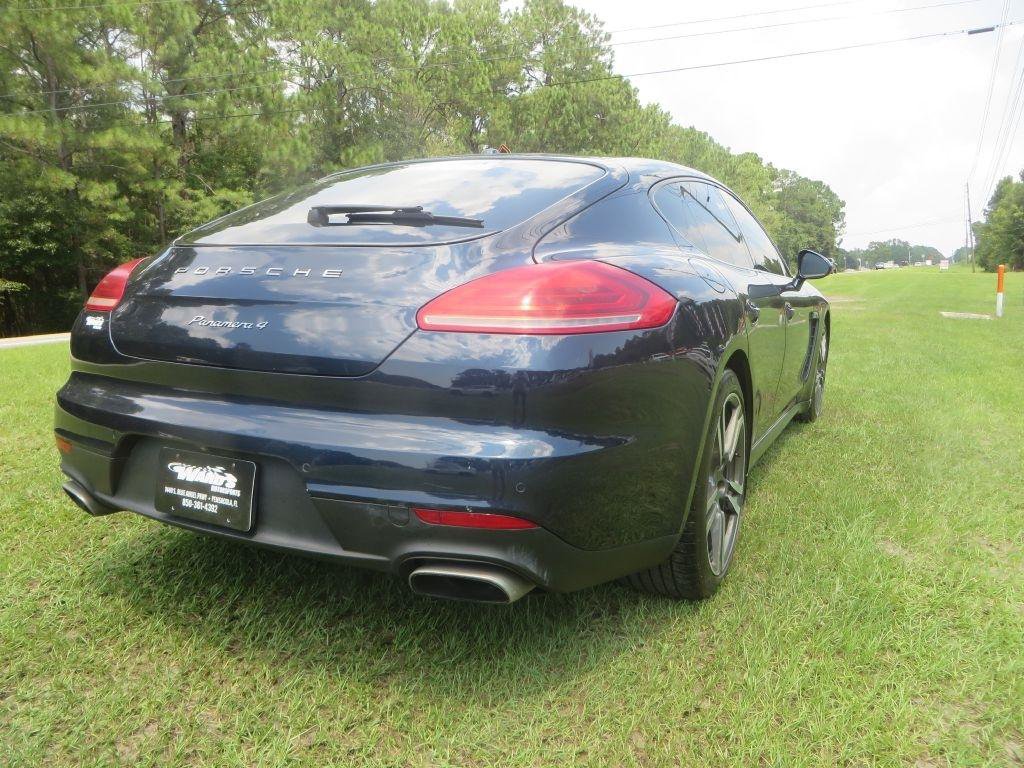 Used 2015 Porsche Panamera image 6