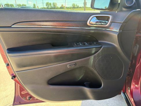 Used 2017 Jeep Grand Cherokee Limited w/ Luxury Group II AWD/4WD image 36