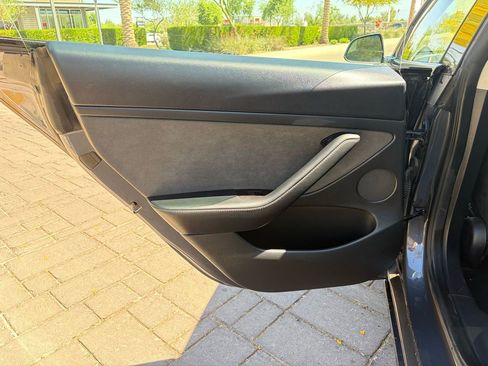 Used 2022 Tesla Model 3 RWD image 9