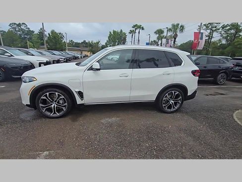 New 2026 BMW X5 xDrive50e w/ Premium Package image 25