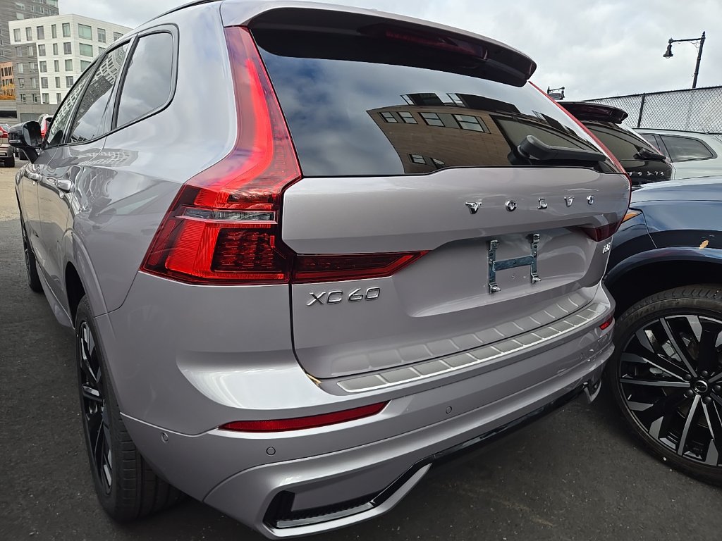 New 2026 Volvo XC60 B5 Plus w/ Protection Package Premier AWD/4WD image 6