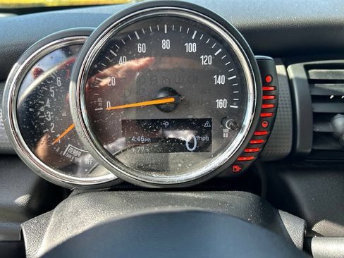 Used 2015 MINI Cooper 4-Door Hardtop FWD image 16