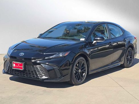 Certified 2025 Toyota Camry SE FWD image 7