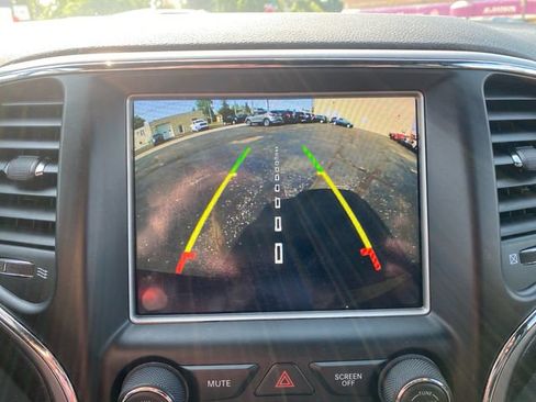 Used 2018 Jeep Grand Cherokee Altitude AWD/4WD image 23