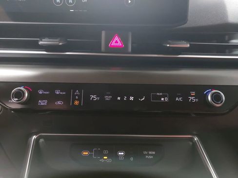 New 2026 Kia Carnival SX w/ SX Dark Edition Package image 22