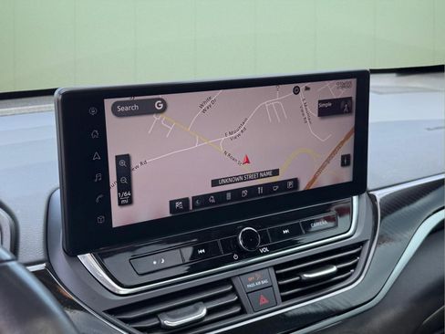 Used 2023 Nissan Altima 2.5 SR w/ SR Premium Package image 25