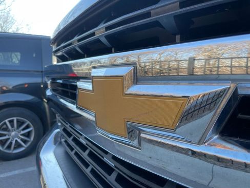 Used 2020 Chevrolet Silverado 1500 LT w/ Texas Edition image 31