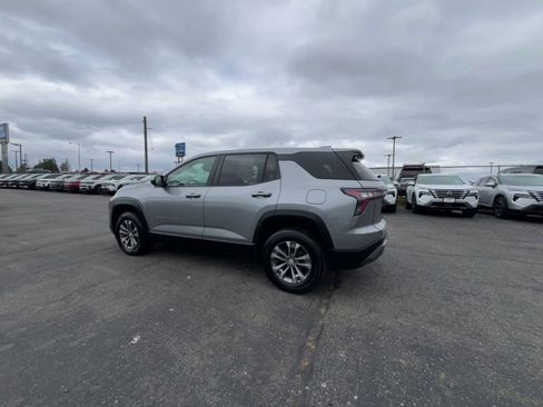 Used 2025 Chevrolet Equinox LT FWD image 9