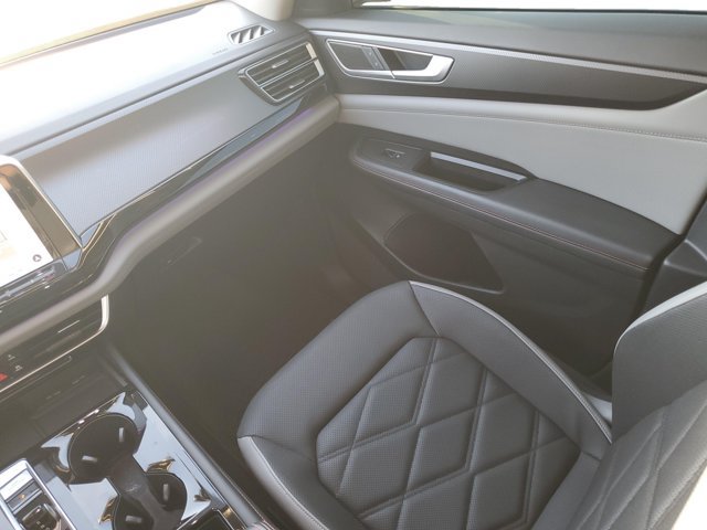 Used 2024 Volkswagen Atlas Peak Edition SEL AWD/4WD image 33