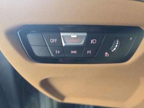 Used 2025 BMW 330i xDrive Sedan w/ Convenience Package image 28