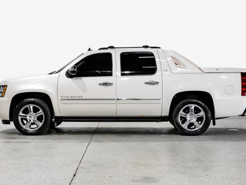 Used 2012 Chevrolet Avalanche LTZ image 9