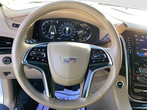 Used 2019 Cadillac Escalade Platinum image 10