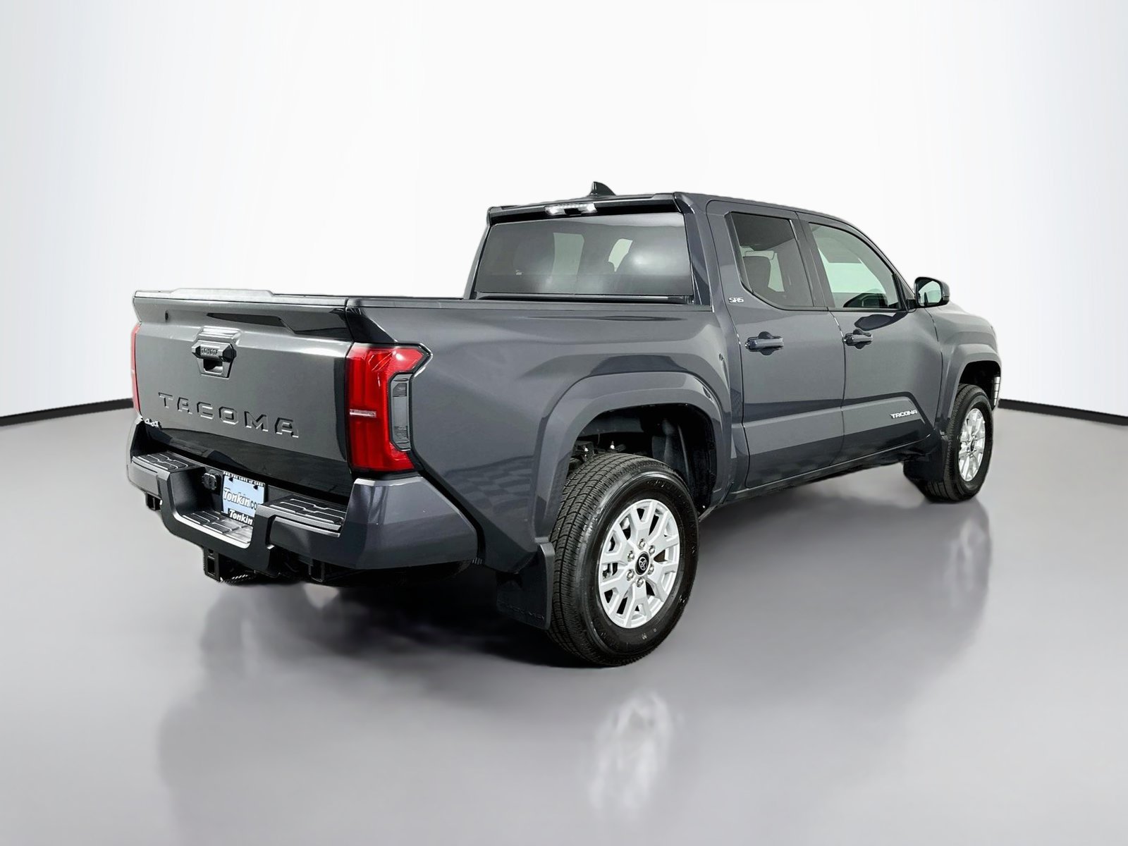 Certified 2025 Toyota Tacoma SR5 AWD/4WD image 7