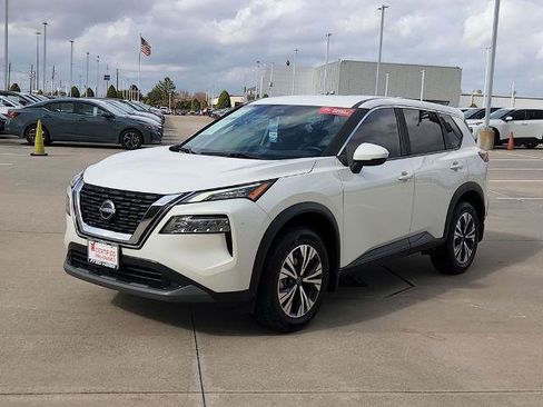 Certified 2023 Nissan Rogue SV image 3