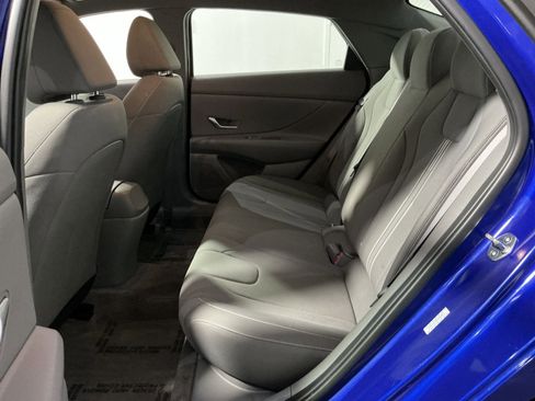 Used 2023 Hyundai Elantra SEL image 30
