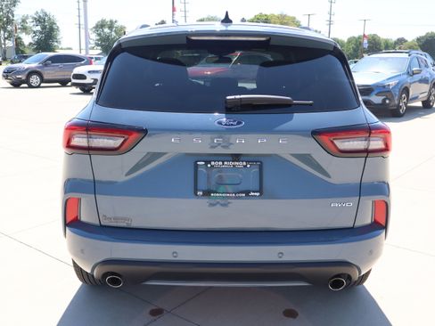 Used 2024 Ford Escape ST-Line w/ Tech Pack #1 AWD/4WD image 6