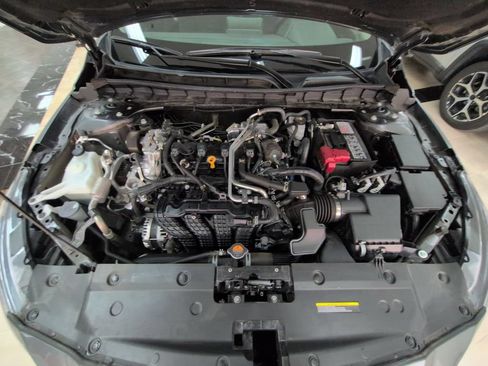 Used 2025 Nissan Altima 2.5 SV FWD image 32