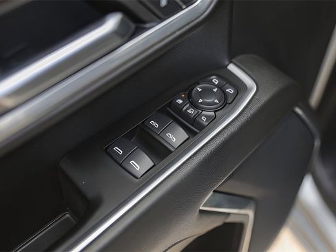 Used 2025 Chevrolet Silverado 2500 LTZ image 25