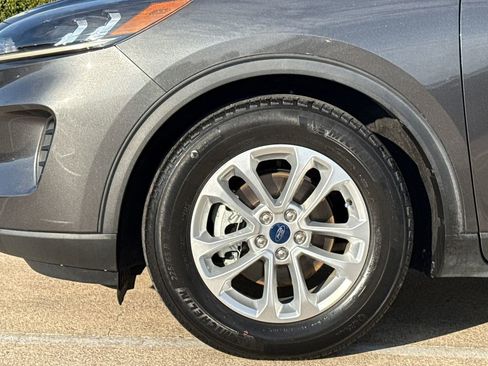 Used 2020 Ford Escape SE image 6