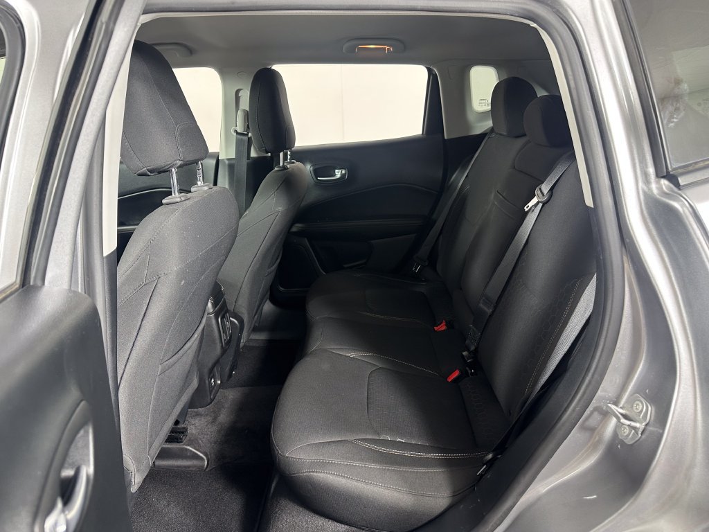 Used 2018 Jeep Compass Sport FWD image 18