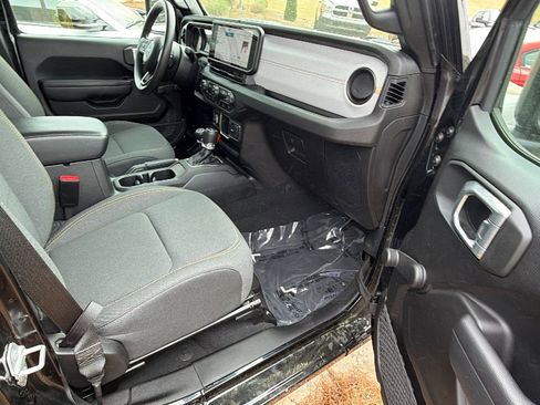 Used 2024 Jeep Wrangler Sport image 17