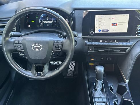 Used 2025 Toyota Camry SE FWD image 14