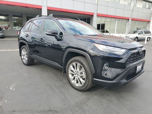 Used 2024 Toyota RAV4 XLE Premium image 37