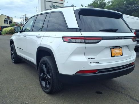Certified 2023 Jeep Grand Cherokee Altitude AWD/4WD image 8