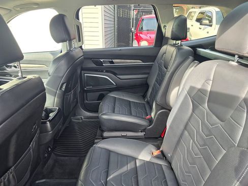 Used 2021 Kia Telluride SX w/ SX Prestige Package image 16