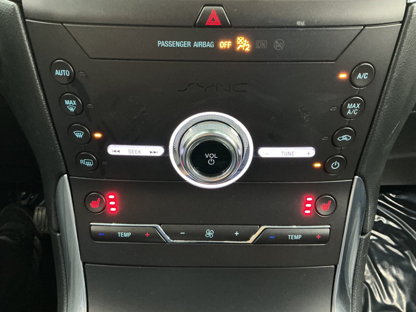 Used 2020 Ford Edge Titanium FWD image 35