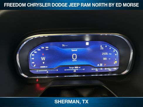 Used 2022 Chevrolet Suburban LT w/ Luxury Package AWD/4WD image 14