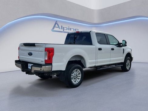 Used 2018 Ford F250 XLT w/ Camper Package image 5