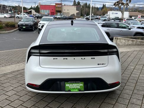 New 2026 Toyota Prius Plug-In Hybrid image 4