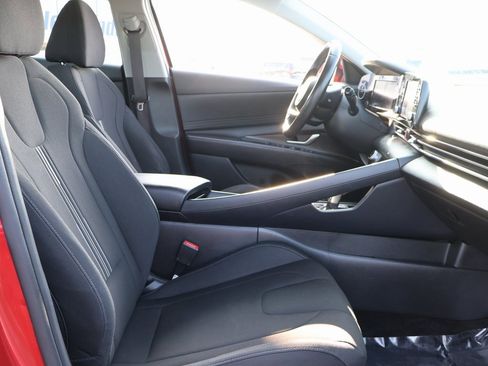 Used 2021 Hyundai Elantra SEL w/ Convenience Package image 10