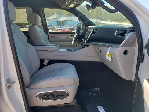 New 2026 Jeep Grand Wagoneer 4WD image 18