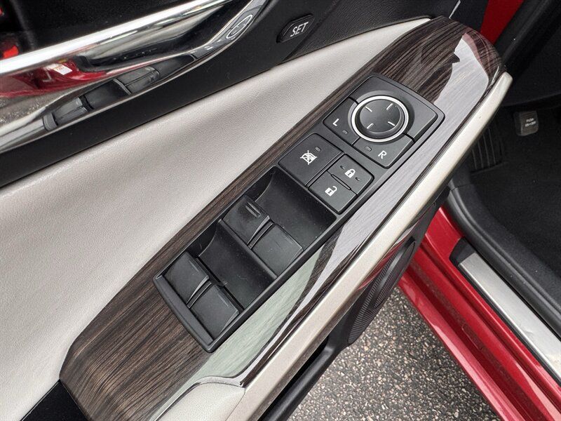 Used 2015 Lexus IS 350 AWD w/ Luxury Package image 11