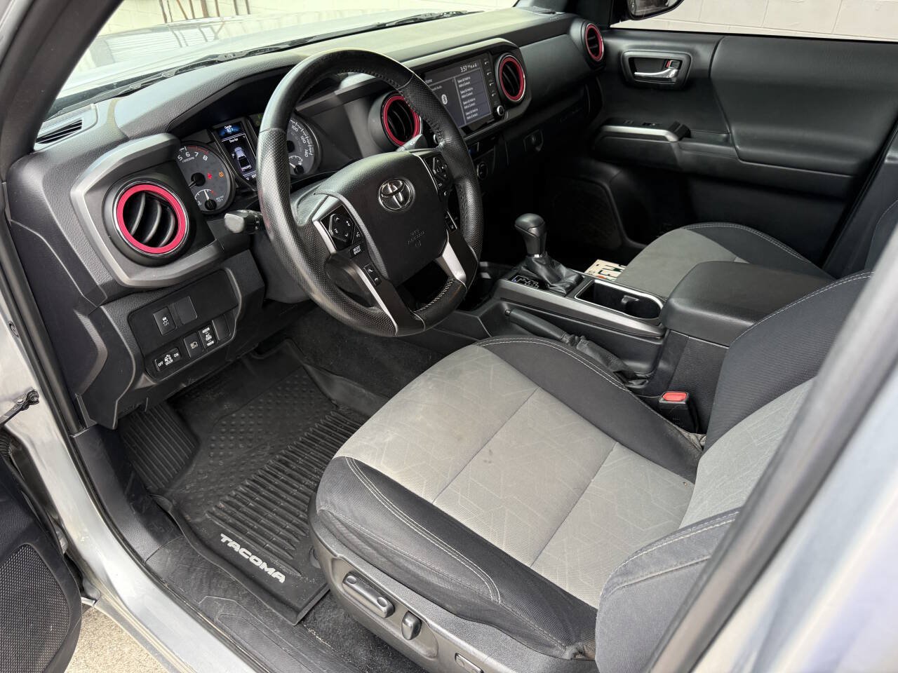 Used 2021 Toyota Tacoma TRD Off-Road AWD/4WD image 33