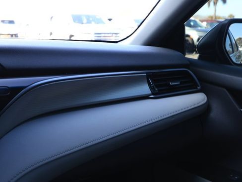 Used 2019 Toyota Camry SE image 23