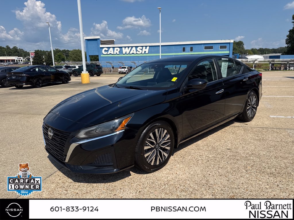 Used 2024 Nissan Altima 2.5 SV FWD image 16