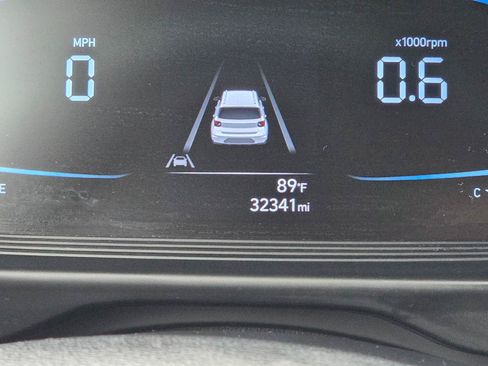 Used 2023 Hyundai Venue SEL FWD image 26
