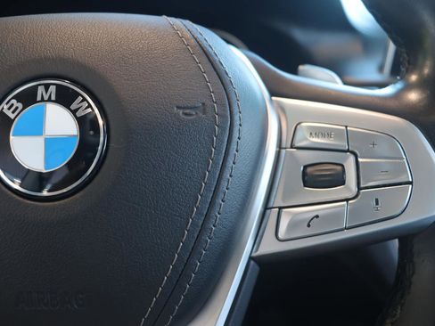 Used 2018 BMW 740i image 39