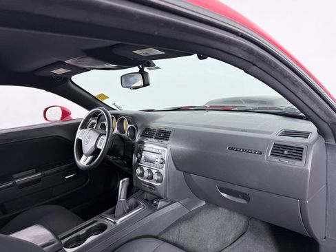 Used 2014 Dodge Challenger R/T image 23